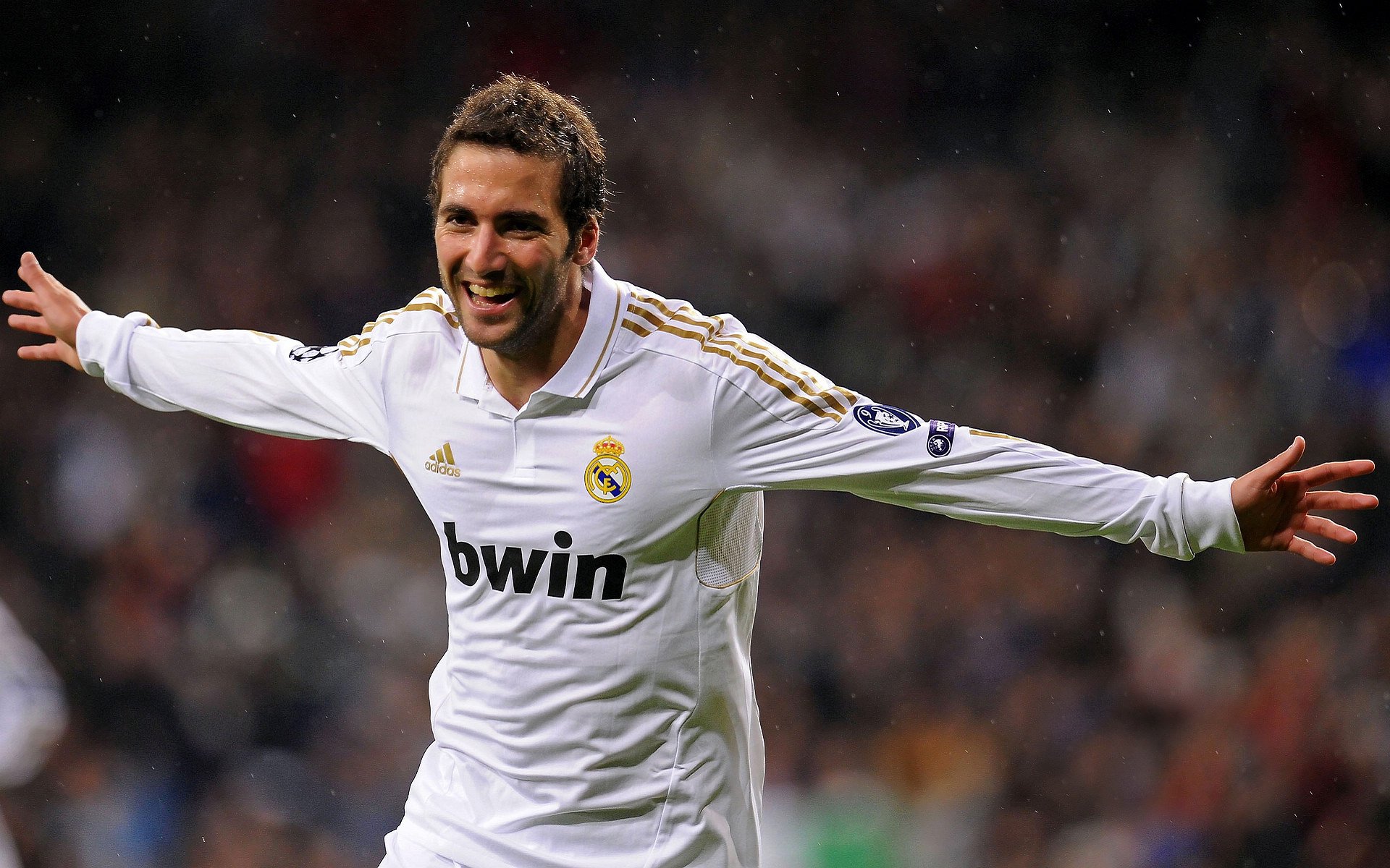 新生代球迷成长为主力观众改变内容生态,新生代足球解说