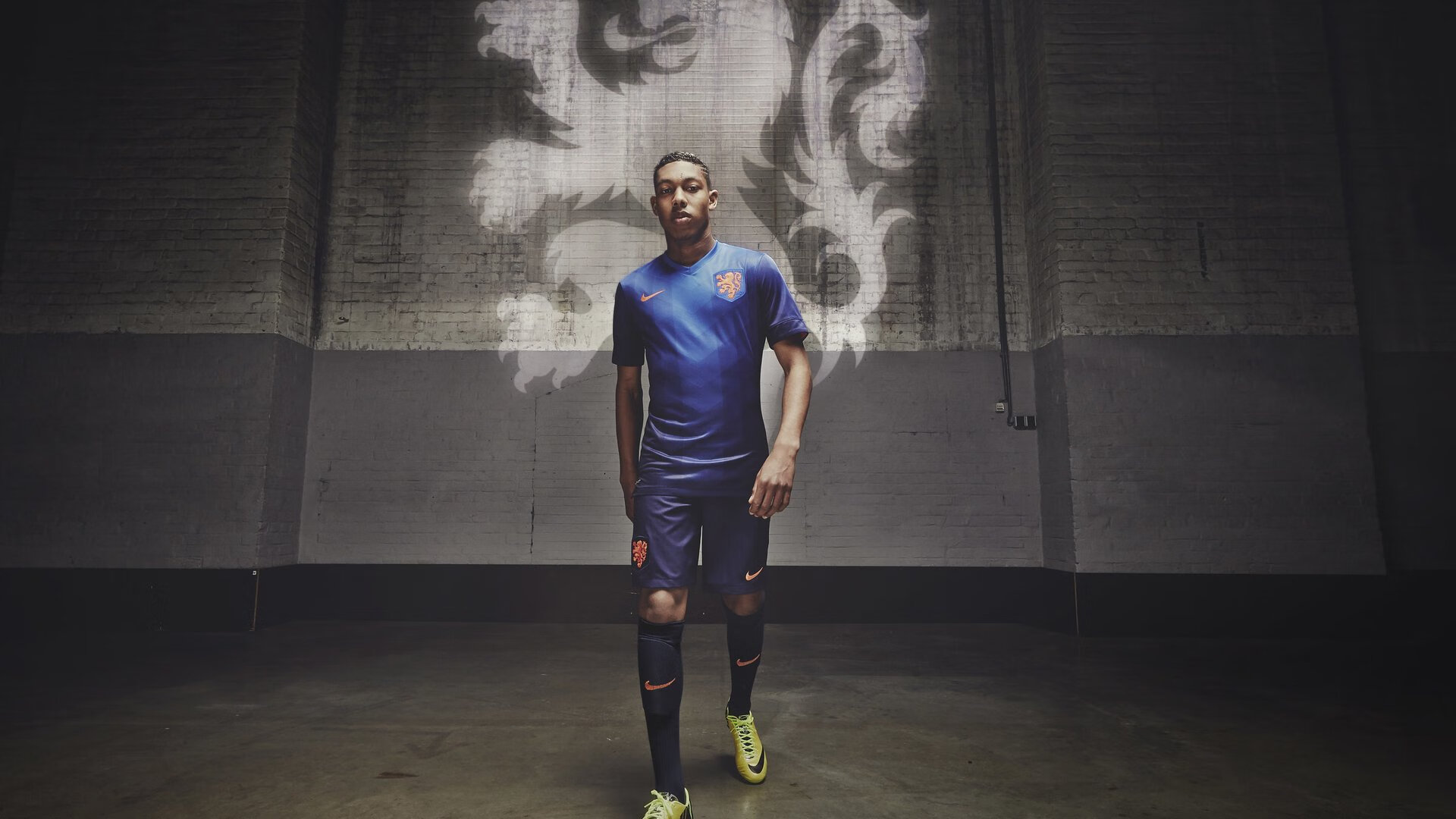 奥尔韦拉决赛发挥出色引发关注,奥尔维斯